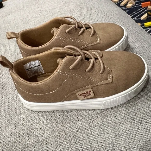 OshKosh B'gosh Kids Tan Sneakers - Picture 2 of 4